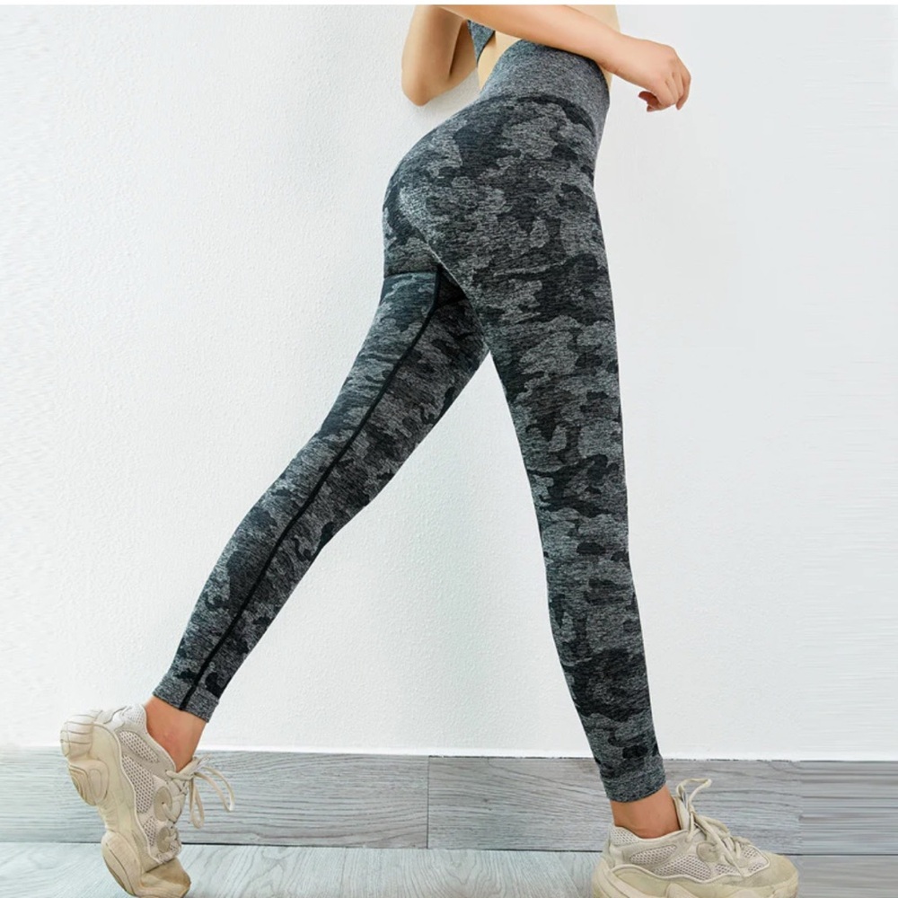 Like new Gymshark camo pants